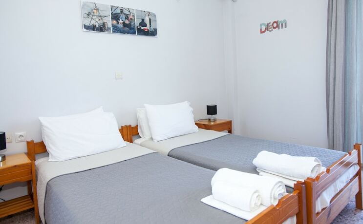 Imagen general del Hotel MariRena plaz. Foto 11