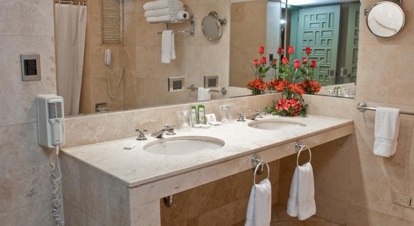 Imagen general del Hotel Maria Angola and Centro De Convenciones. Foto 6