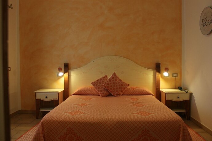 Imagen de la habitación del Hotel Maria Caderina Green Village. Foto 16