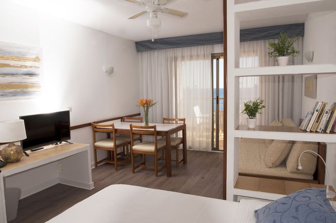 Imagen de la habitación del Hotel Maria Cristina Beach. Foto 4