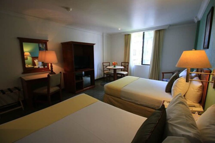 Imagen de la habitación del Hotel Maria Cristina, Ciudad de M&eacute;xico. Foto 2