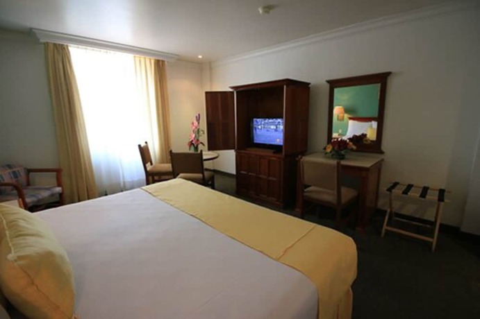 Imagen de la habitación del Hotel Maria Cristina, Ciudad de M&eacute;xico. Foto 7