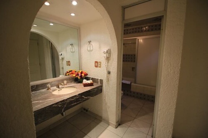 Imagen de la habitación del Hotel Maria Cristina, Ciudad de M&eacute;xico. Foto 8