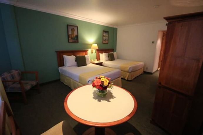 Imagen de la habitación del Hotel Maria Cristina, Ciudad de M&eacute;xico. Foto 10