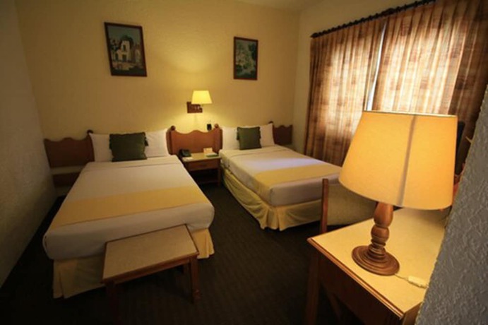 Imagen de la habitación del Hotel Maria Cristina, Ciudad de M&eacute;xico. Foto 17