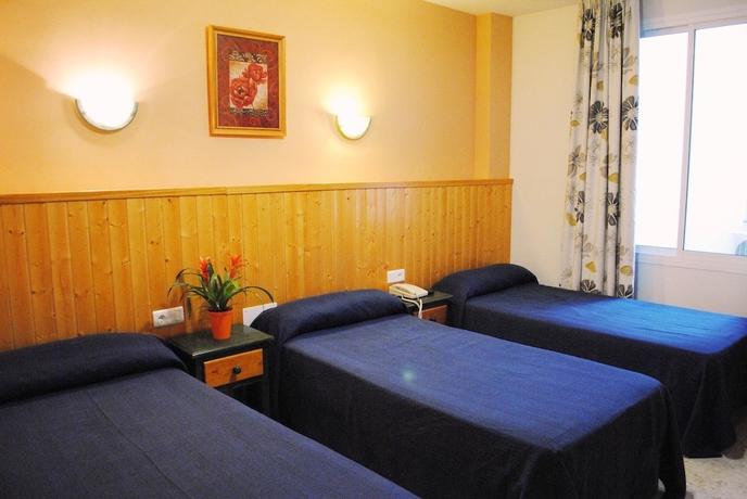 Imagen de la habitación del Hotel Maria Cristina, Rincón de la Victoria. Foto 13