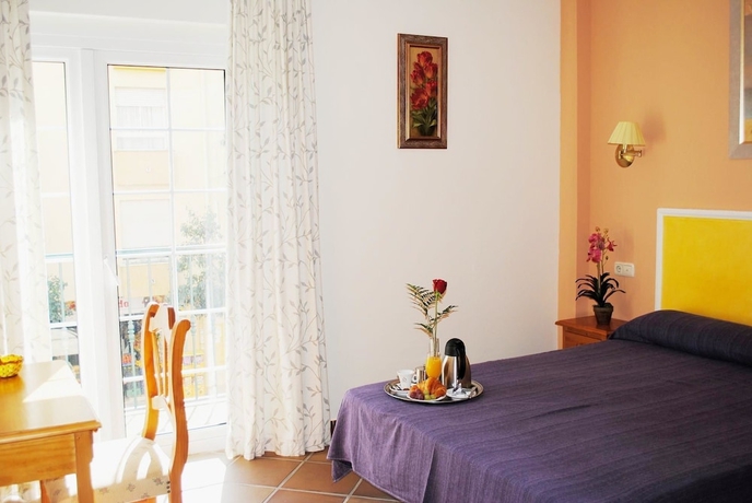 Imagen de la habitación del Hotel Maria Cristina, Rincón de la Victoria. Foto 15