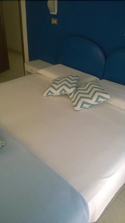 Imagen de la habitación del Hotel Maria Gabriella. Foto 15