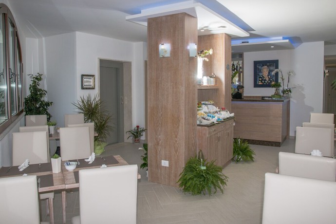 Imagen de los interiores del Hotel Maria, Golfo Aranci. Foto 11