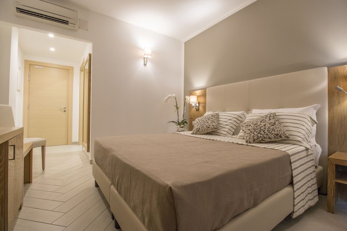 Imagen de la habitación del Hotel Maria, Golfo Aranci. Foto 5