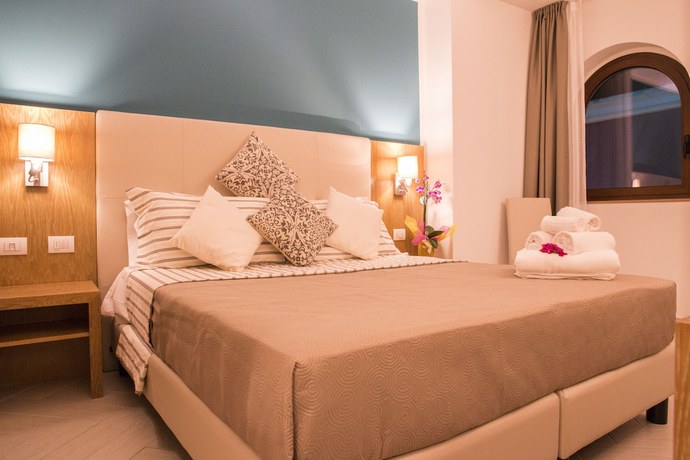 Imagen de la habitación del Hotel Maria, Golfo Aranci. Foto 8