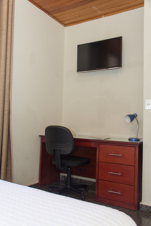 Imagen de la habitación del Hotel Maria Jose Suites. Foto 6