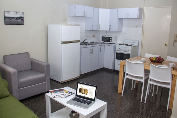 Imagen de la habitación del Hotel Maria Jose Suites. Foto 7