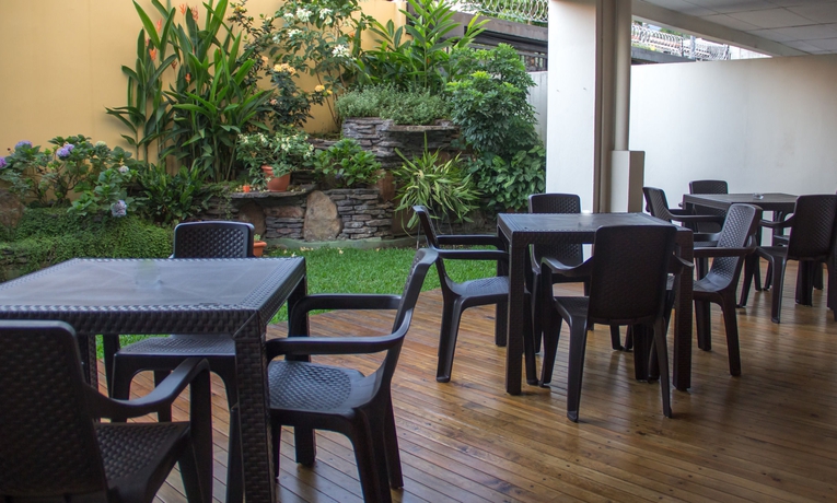 Imagen general del Hotel Maria Jose Suites. Foto 3