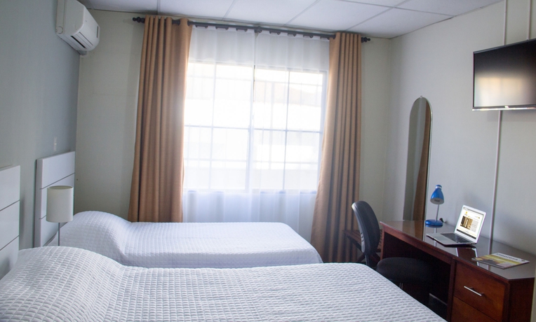 Imagen de la habitación del Hotel Maria Jose Suites. Foto 10