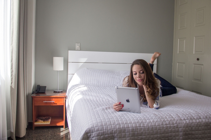 Imagen de la habitación del Hotel Maria Jose Suites. Foto 13