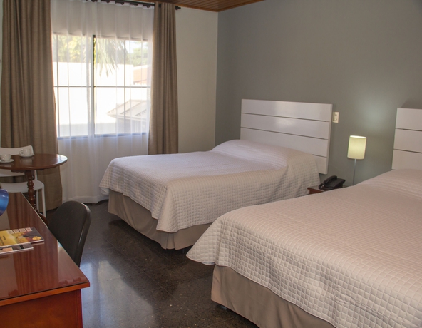 Imagen de la habitación del Hotel Maria Jose Suites. Foto 15