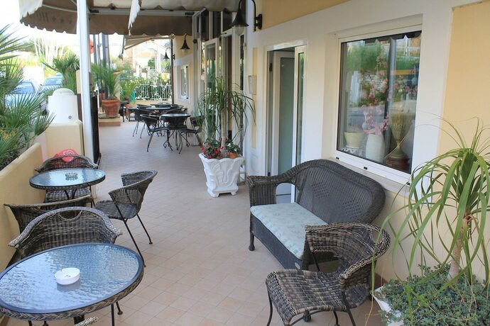 Imagen general del Hotel Maria, Lago. Foto 3