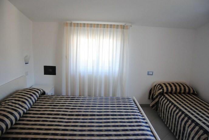 Imagen de la habitación del Hotel Maria, Lago. Foto 10