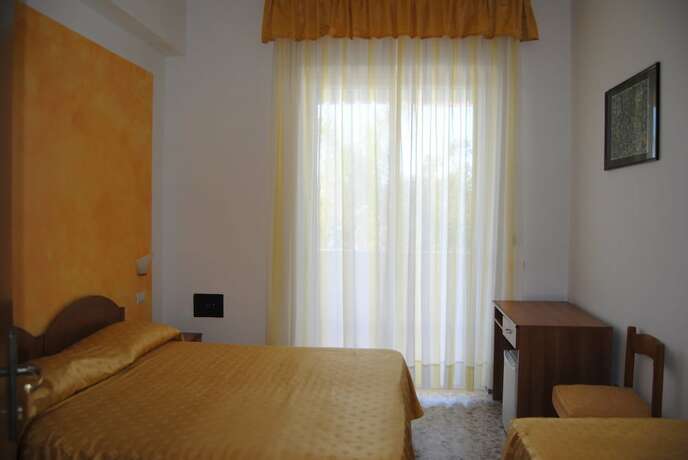 Imagen de la habitación del Hotel Maria, Lago. Foto 11