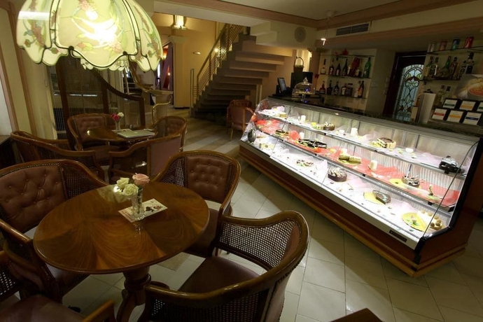 Imagen del bar/restaurante del Hotel Maria Luisa by INTROVERT HOTELS. Foto 2