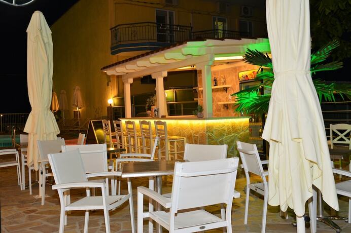 Imagen general del Hotel Maria Lux. Foto 8