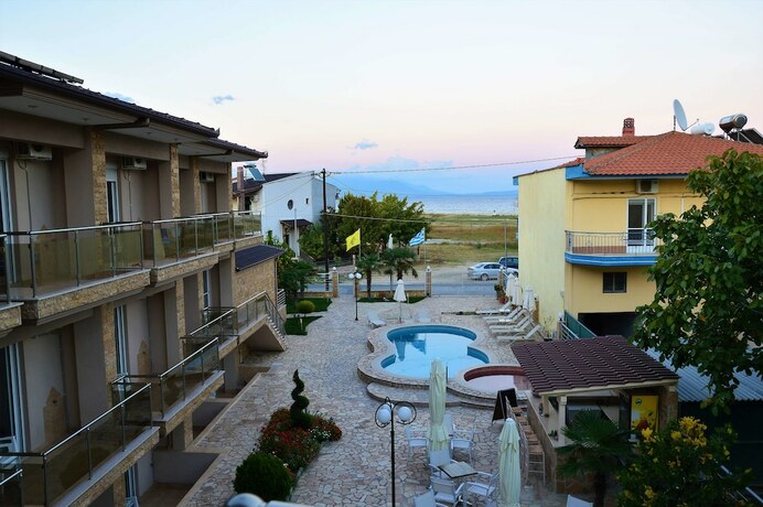 Imagen general del Hotel Maria Lux. Foto 9