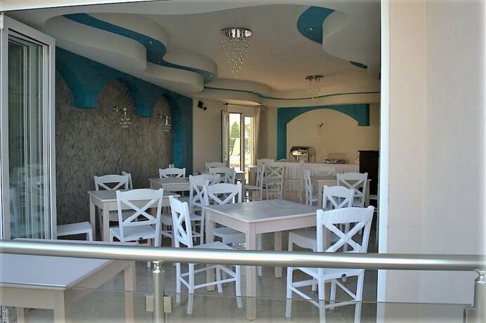 Imagen general del Hotel Maria Lux. Foto 12