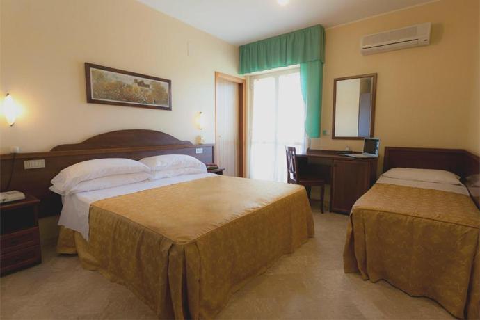 Imagen de la habitación del Hotel Maria, Pineto. Foto 3