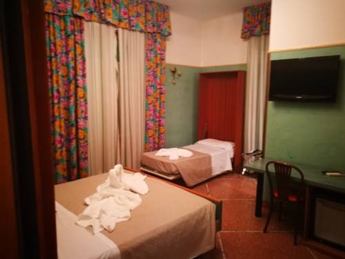 Imagen de la habitación del Hotel Maria, Pisa. Foto 11