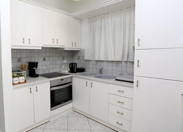 Imagen de la habitación del Hotel Maria Plomari Apartments. Foto 2