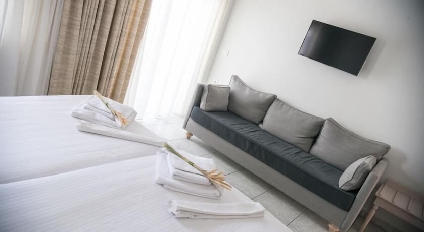 Imagen de la habitación del Hotel Maria Plomari Apartments. Foto 5