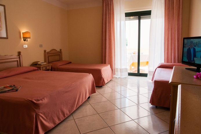 Imagen de la habitación del Hotel Maria Rosaria. Foto 10