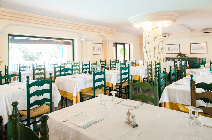 Imagen del bar/restaurante del Hotel Maria Rosaria. Foto 6