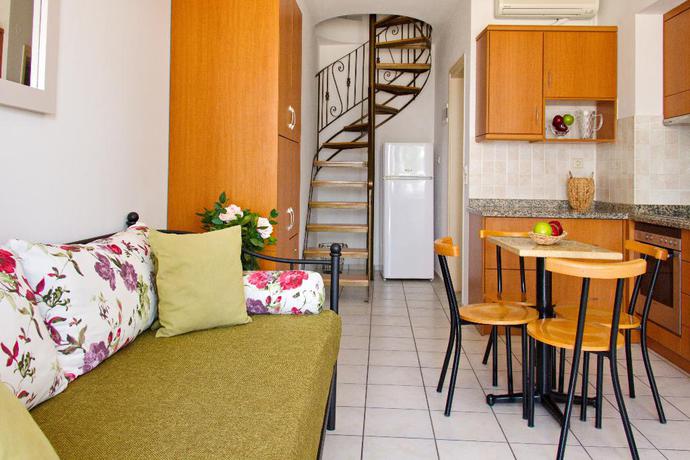 Imagen de la habitación del Hotel Maria Rousse. Foto 2