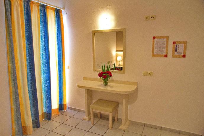 Imagen de la habitación del Hotel Maria Rousse. Foto 9