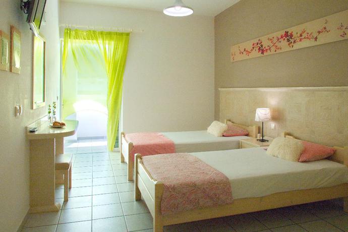 Imagen de la habitación del Hotel Maria Rousse. Foto 12