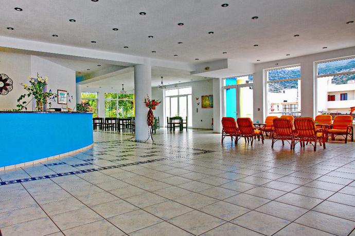 Imagen de los interiores del Hotel Maria Rousse. Foto 18