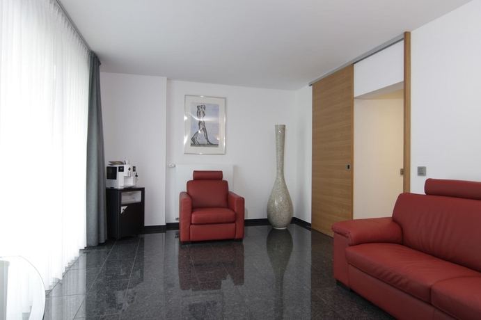 Imagen de la habitación del Hotel Maria Suite. Foto 7
