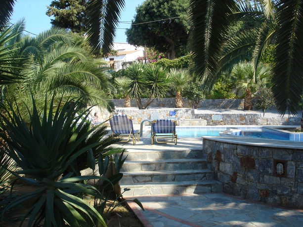 Imagen de los exteriores del Hotel Maria Suites, Platanias. Foto 4