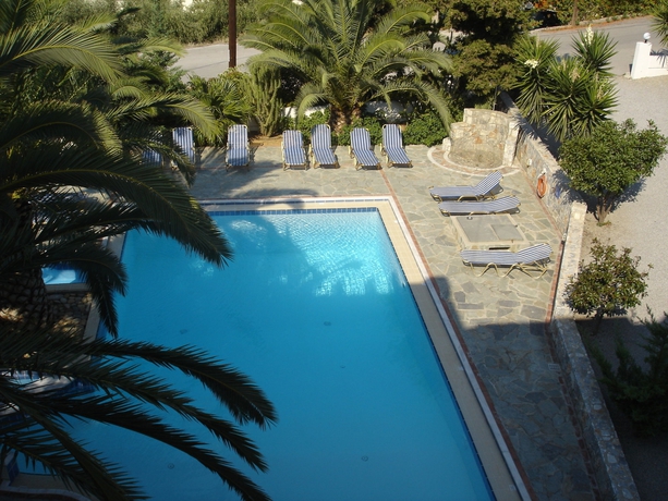 Imagen de la piscina del Hotel Maria Suites, Platanias. Foto 5