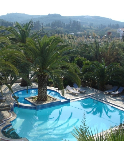 Imagen de la piscina del Hotel Maria Suites, Platanias. Foto 7
