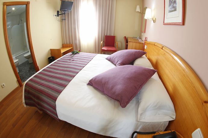 Imagen de la habitación del Hotel Maria de Luna. Foto 4