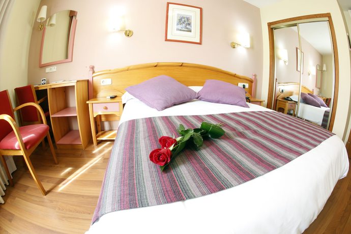 Imagen de la habitación del Hotel Maria de Luna. Foto 5