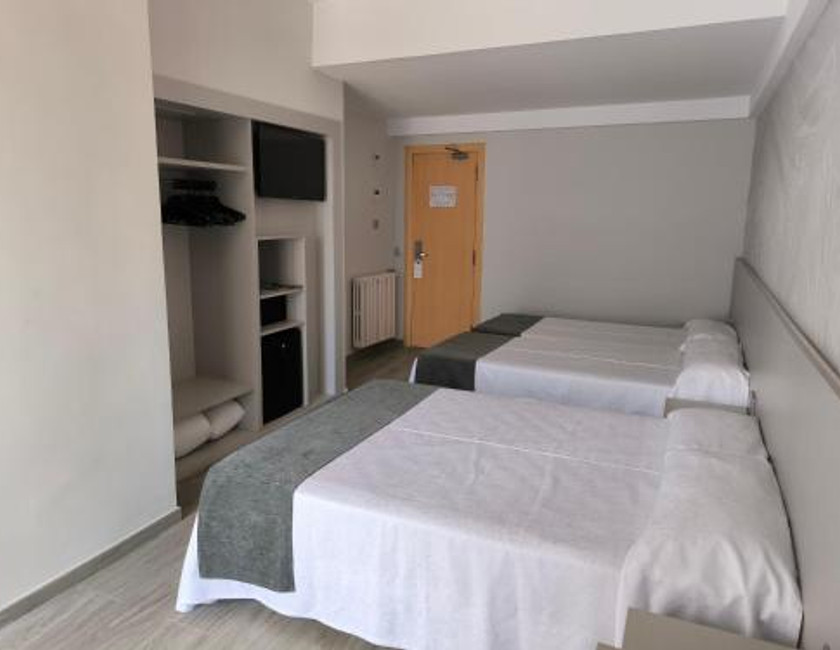 Imagen de la habitación del Hotel Maria del Mar, Lloret de Mar. Foto 4