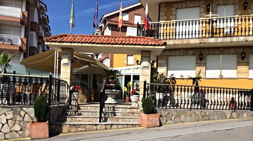 Imagen de los exteriores del Hotel Maria del Mar, Noja. Foto 10