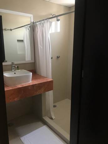 Imagen de la habitación del Hotel Maria del Rocio. Foto 8