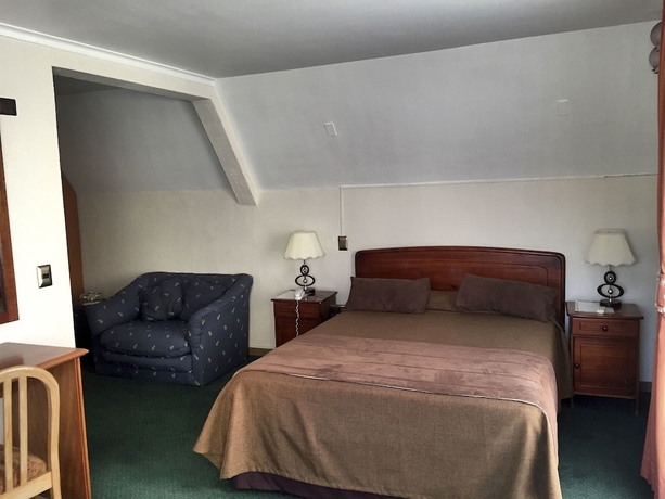 Imagen de la habitación del Hotel Mar&iacute;a Angola. Foto 5