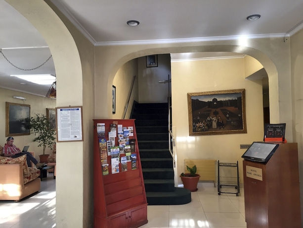 Imagen de los interiores del Hotel Mar&iacute;a Angola. Foto 16