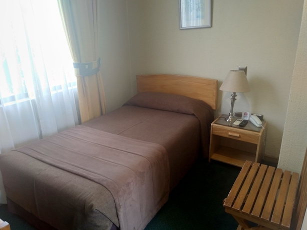 Imagen de la habitación del Hotel Mar&iacute;a Angola. Foto 10